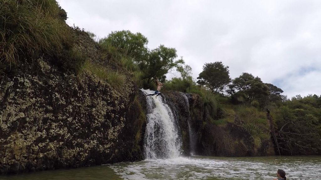 Kayaking to Okete Falls, Raglan