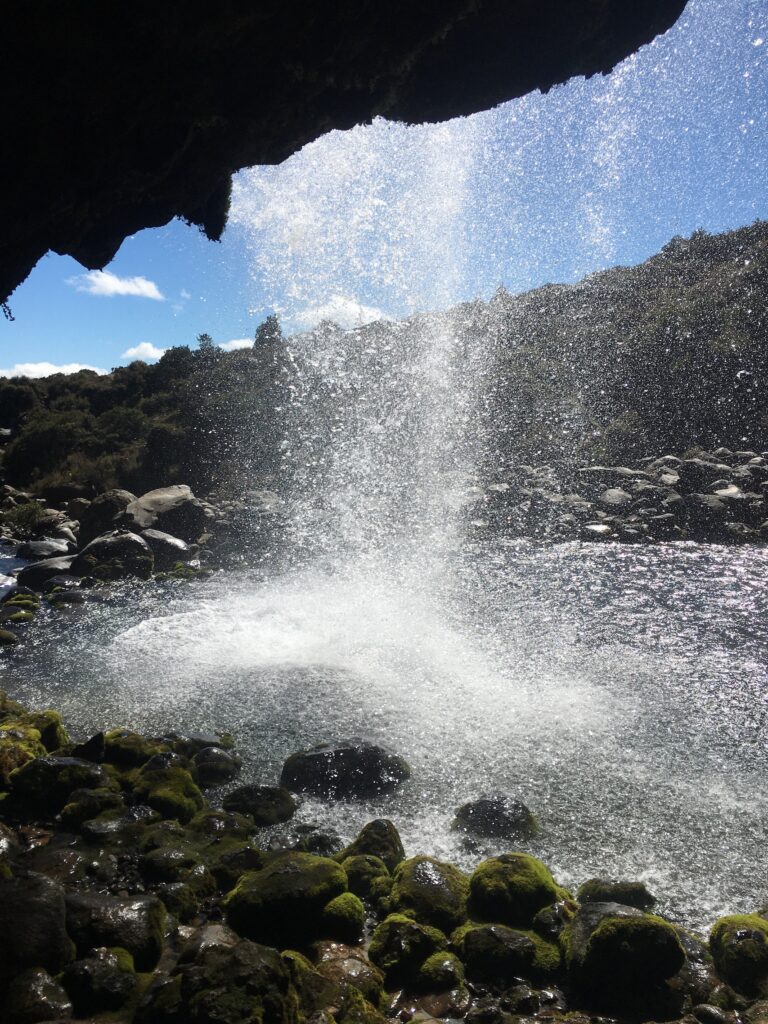 Waterfall,  Trainaki Falls, Northern circuit, Tongariro, newzealnad, northisland